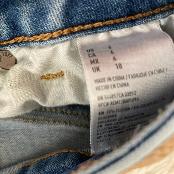 American Eagle Outfitters Frayed Hem Blue Denim Shorts - Picture 3 of 4